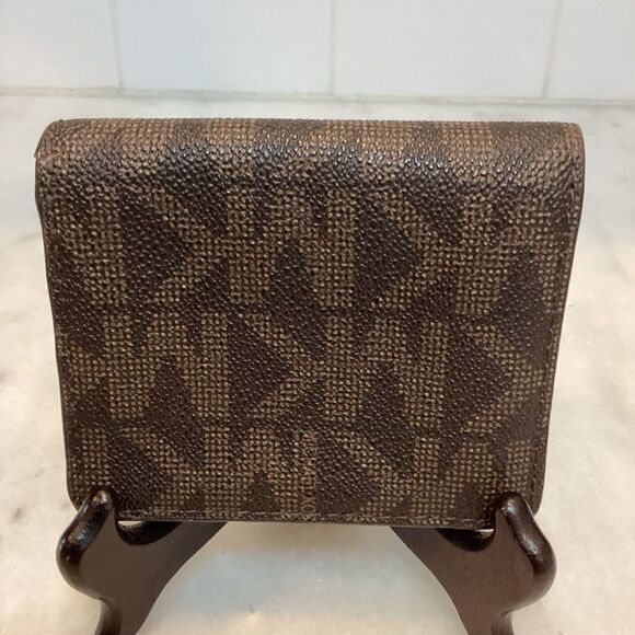 Michael Michael Kors Signature Print Jet Set Travel Flap Card Holder - Picture 4 of 15